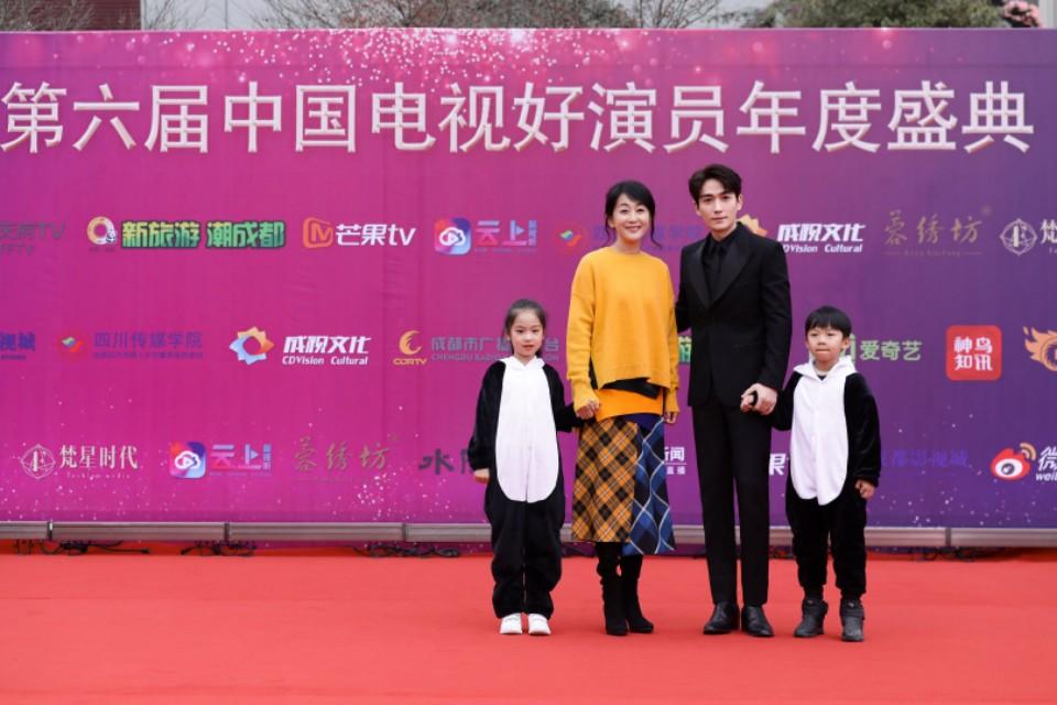 演员严敏求的温馨日常分享